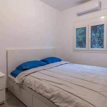 Marvelous, Secluded W/ 3 Bedroom , Pool & Garden, Kavos *