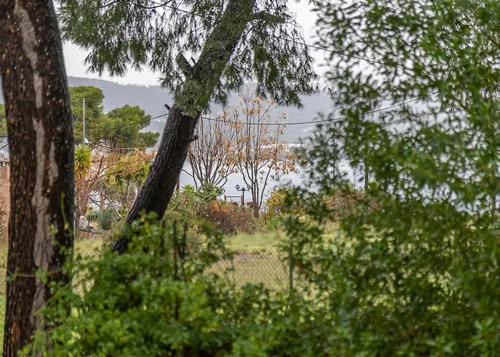 Marvelous, Secluded W/ 3 Bedroom , Pool & Garden, Kavos فيلة