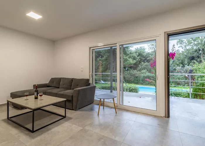 Marvelous, Secluded W/ 3 Bedroom , Pool & Garden, Kavos