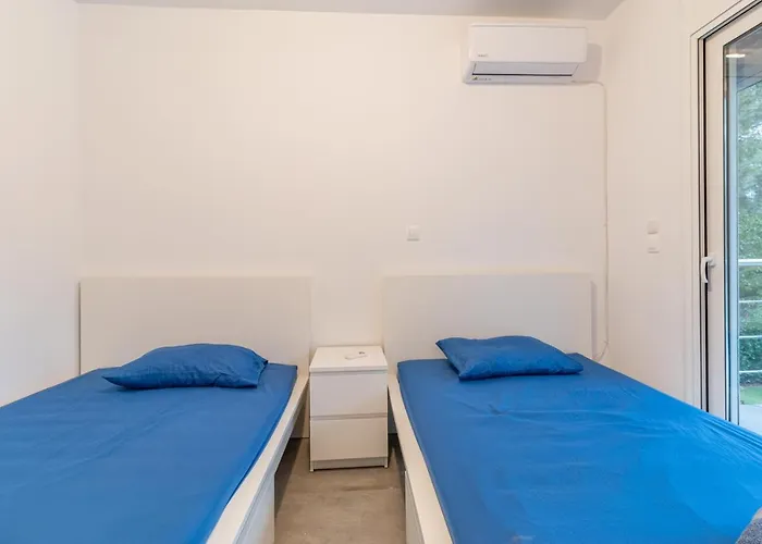 Marvelous, Secluded W/ 3 Bedroom , Pool & Garden, Kavos *