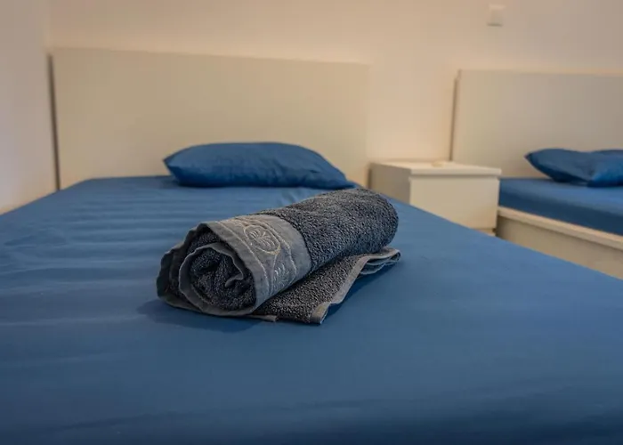 Villa Marvelous, Secluded W/ 3 Bedroom , Pool & Garden, Kavos Isthmia