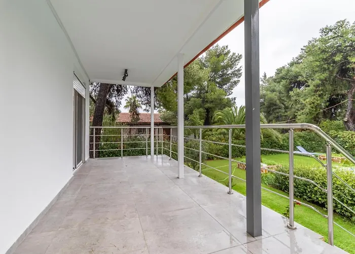 Marvelous, Secluded W/ 3 Bedroom , Pool & Garden, Kavos فيلة