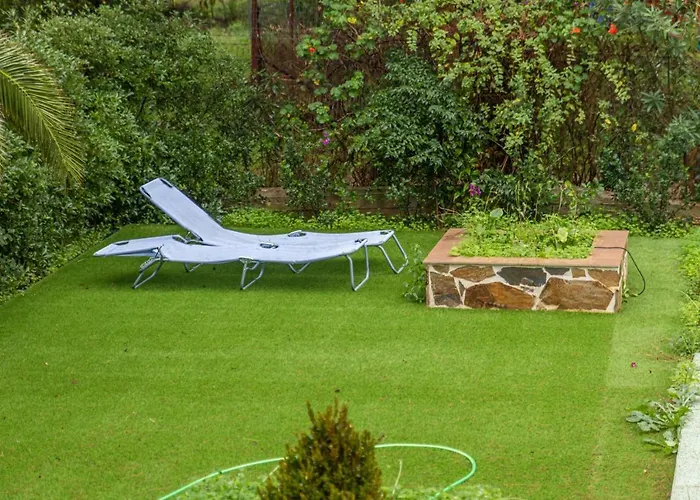 Villa Marvelous, Secluded W/ 3 Bedroom , Pool & Garden, Kavos *