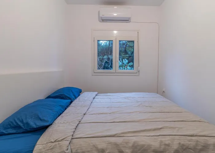 Marvelous, Secluded W/ 3 Bedroom , Pool & Garden, Kavos *