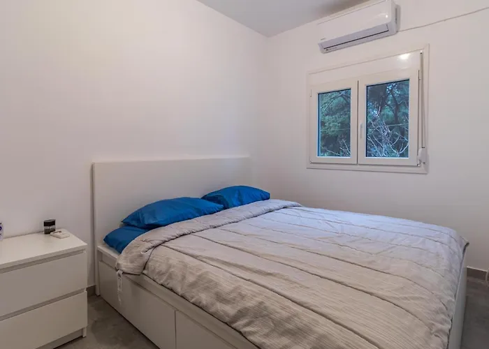 Marvelous, Secluded W/ 3 Bedroom , Pool & Garden, Kavos *